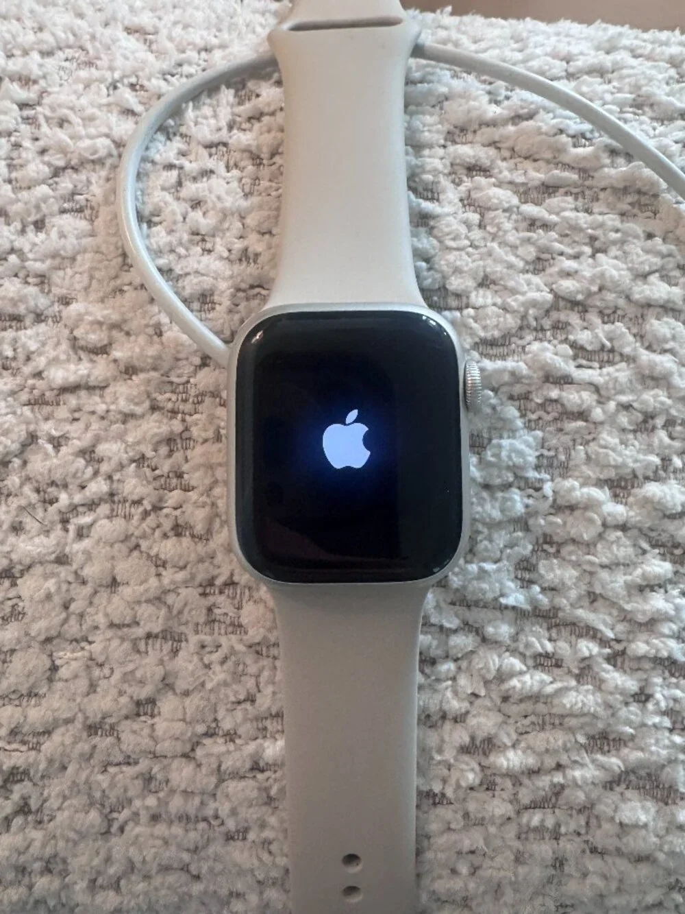 Apple - Watch Series 7 GPS + Cellular, 41mm Starlight Aluminum & Starlight Band